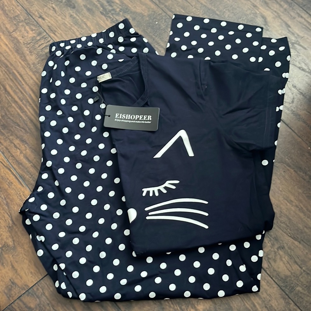woman’s cat pajamas